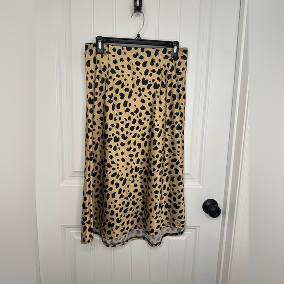 Leopard Print Midi Skirt - Picture 2 of 6
